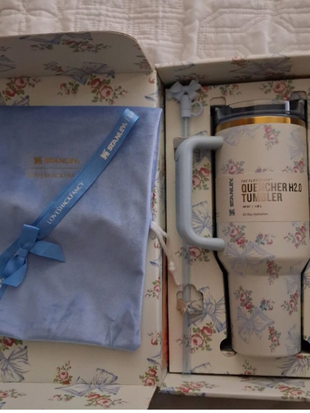 Stanley x LoveShackFancy Quencher H2.0 40oz Tumbler Rosa Beaux Blue NWT